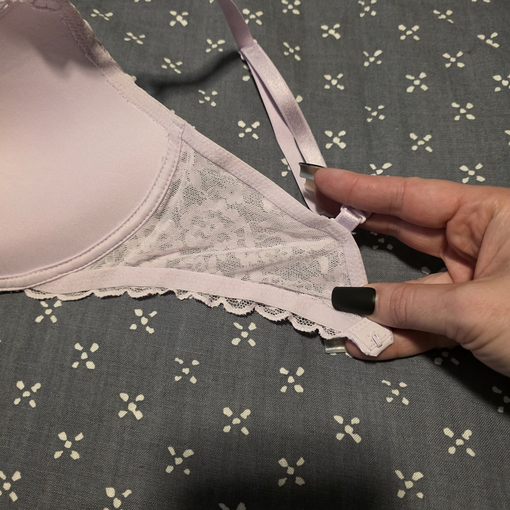 Victoria's Secret Lavender Lace Bra - Picture 4 of 8